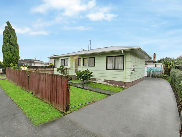 2/13 John Street Mangere East