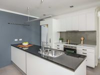 photo property thumbnail