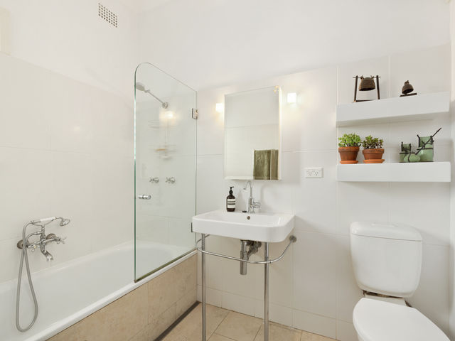 65 Lauderdale Avenue Fairlight