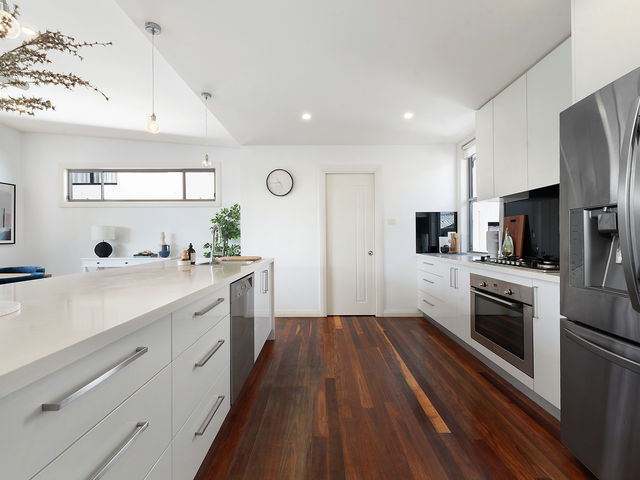 8 Douglas Street Putney