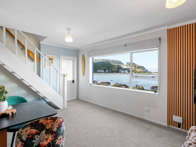 2/104 Owhiro Bay Parade Owhiro Bay