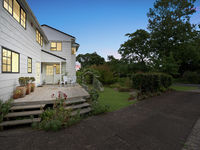 photo property thumbnail