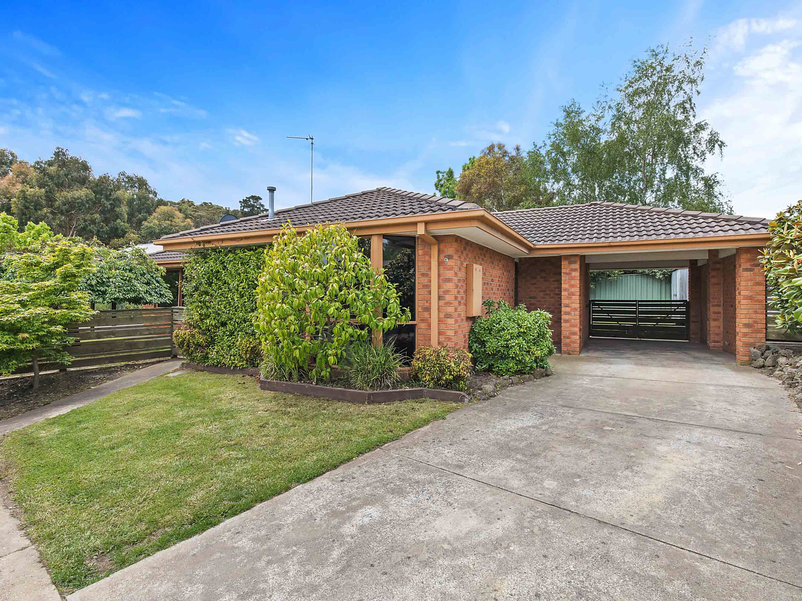 9 Florence Court, Brown Hill