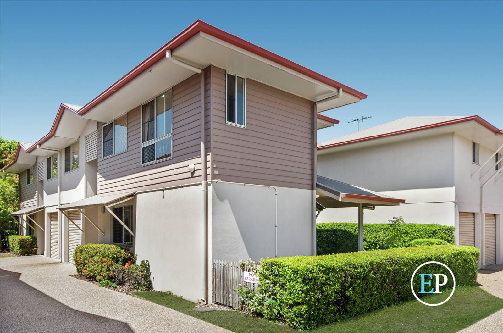 7/37 Latchford Street, Pimlico 3 Bed House For Sale