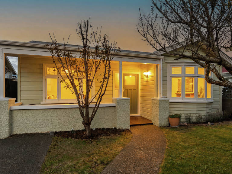 40 Palm Avenue Lyall Bay