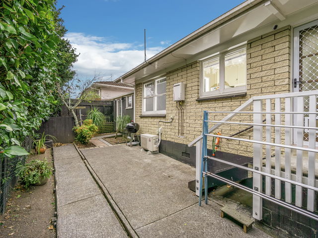 2/2 Raines Ave Forrest Hill