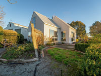 photo property thumbnail