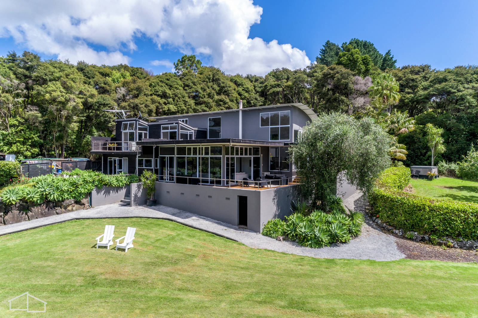 180 Forest Hill Road, Waiatarua 4 Bed House Auction Sold
