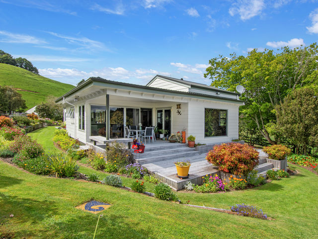 1366 Hukerenui Road Hikurangi Rd2