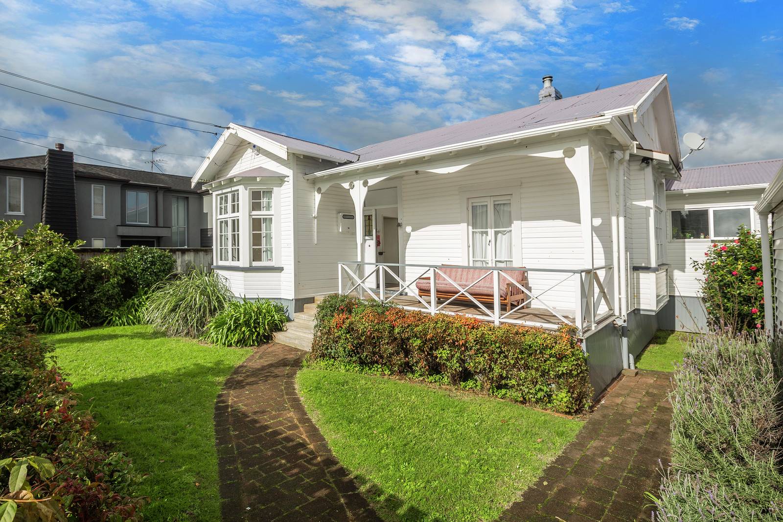 36 Queen Mary Avenue, Epsom