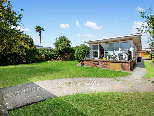 32 Woodford Avenue Henderson