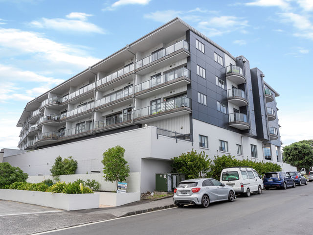 1B/83 New North Road Eden Terrace