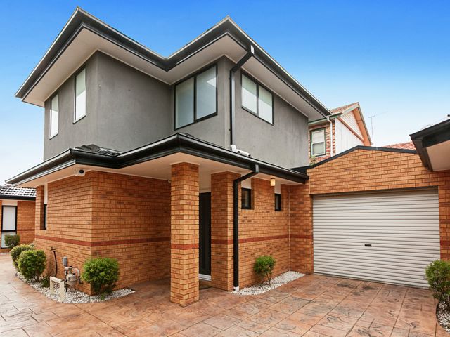 2/33 Bletchley Road Hughesdale