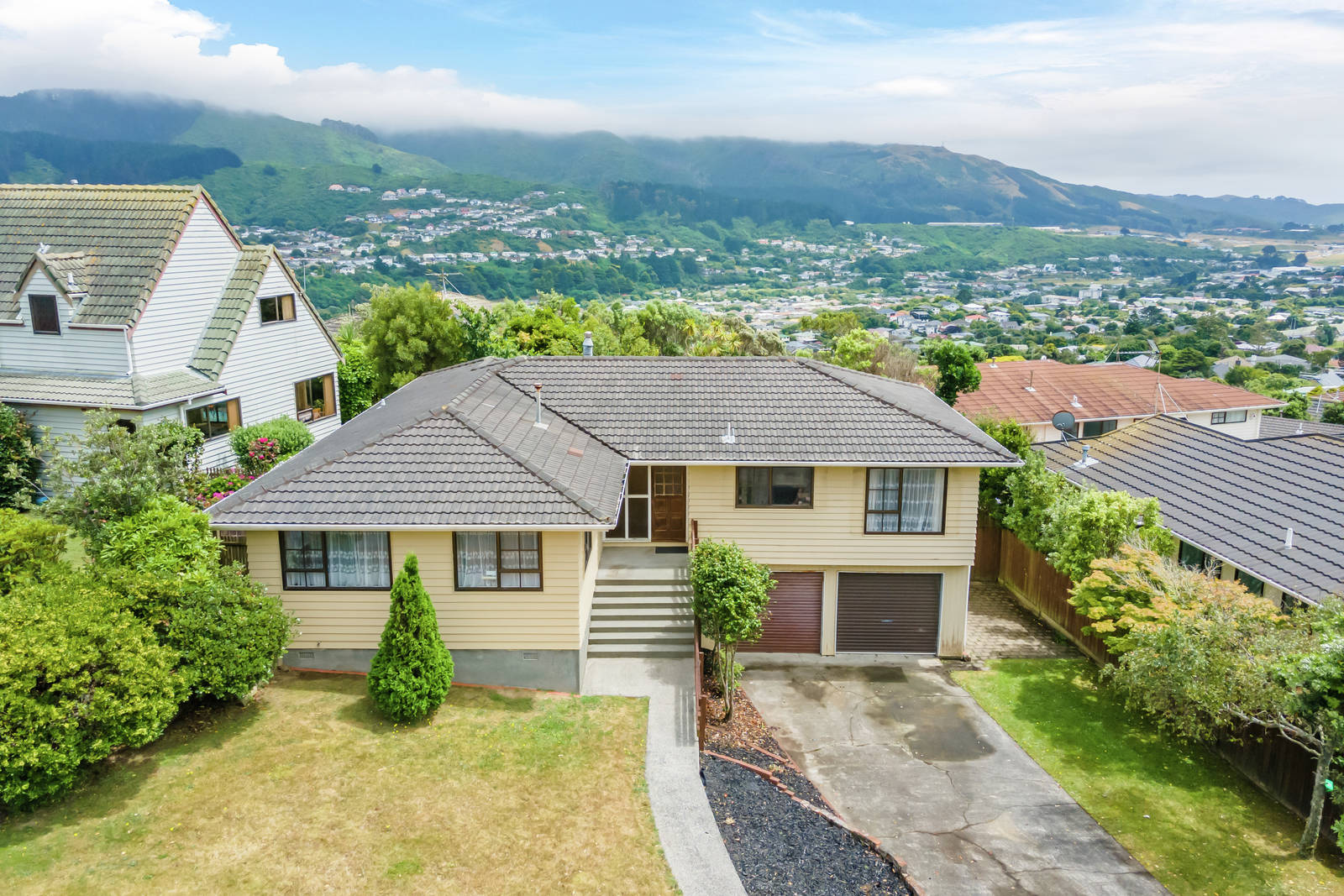 62 Woodman Drive, Tawa 4 Bed Lot Private Treaty