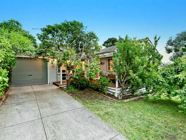 25 Doris Street Greensborough