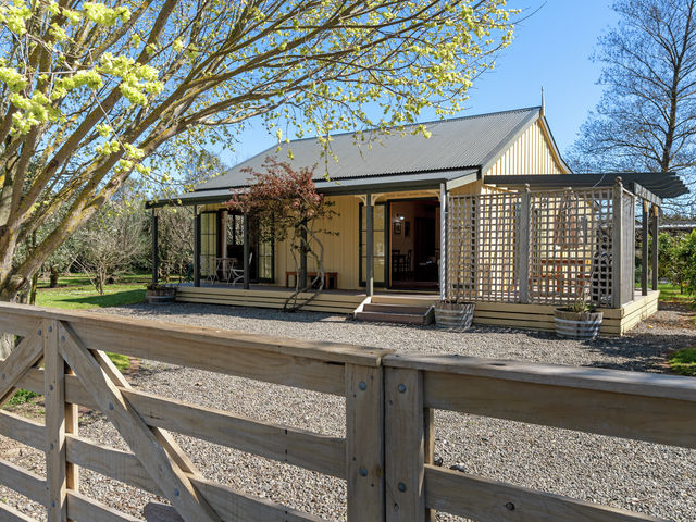 7 Redwood Lane Martinborough