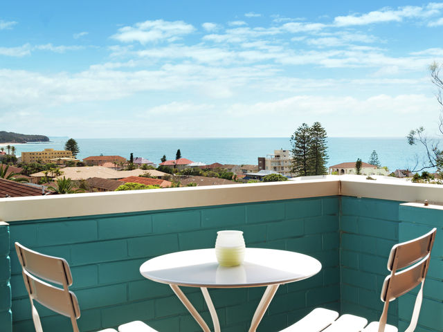 12/23  Ramsay Street Collaroy Beach