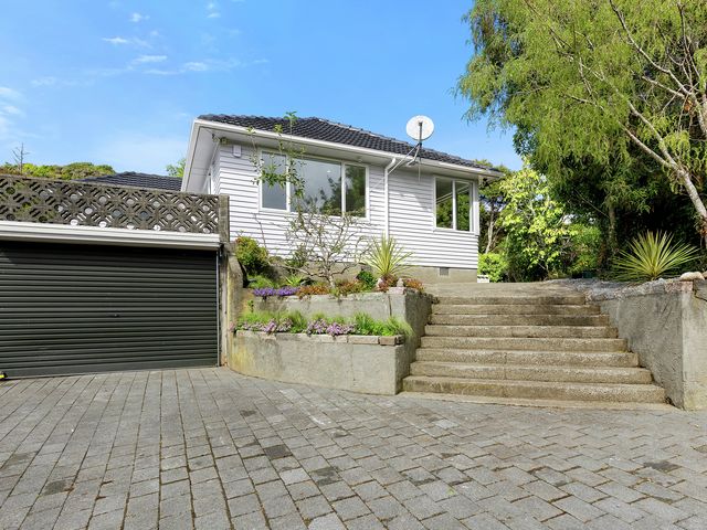 27 James Grove Stokes Valley