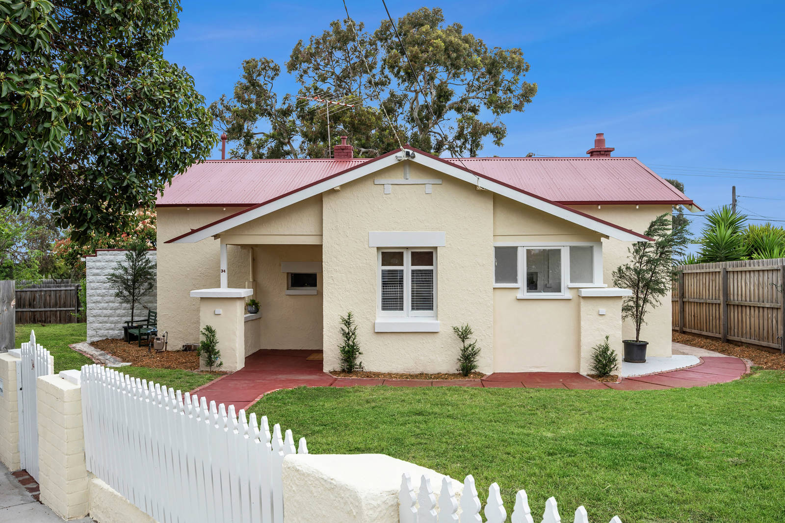 34 St Albans Road, East Geelong