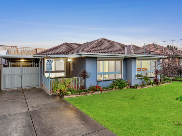 37 Pinewood Drive Thomastown