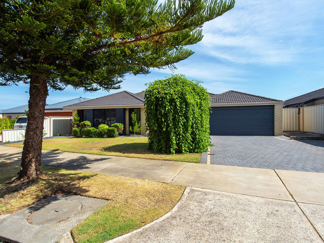 14 Surf drive Secret Harbour