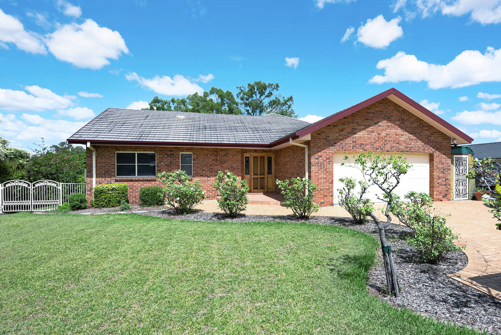 24 Geary Avenue, Singleton 4 Bed House For Sale