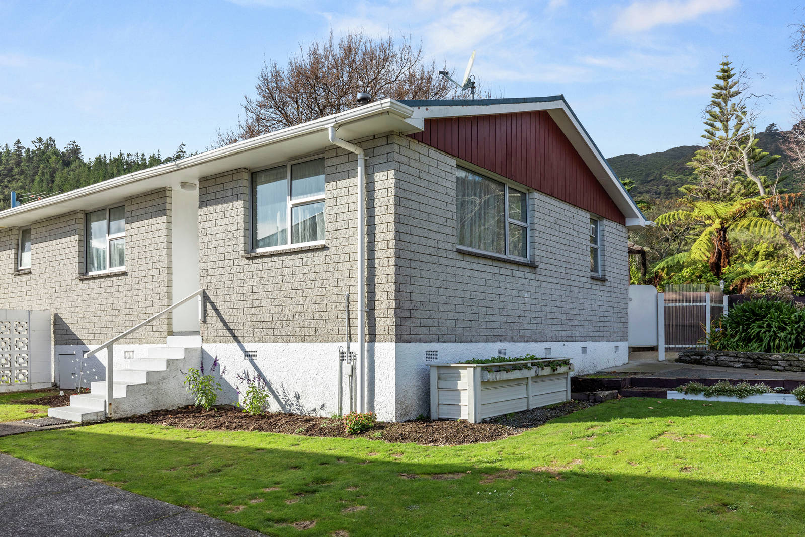 4a Helvetia Grove, Naenae