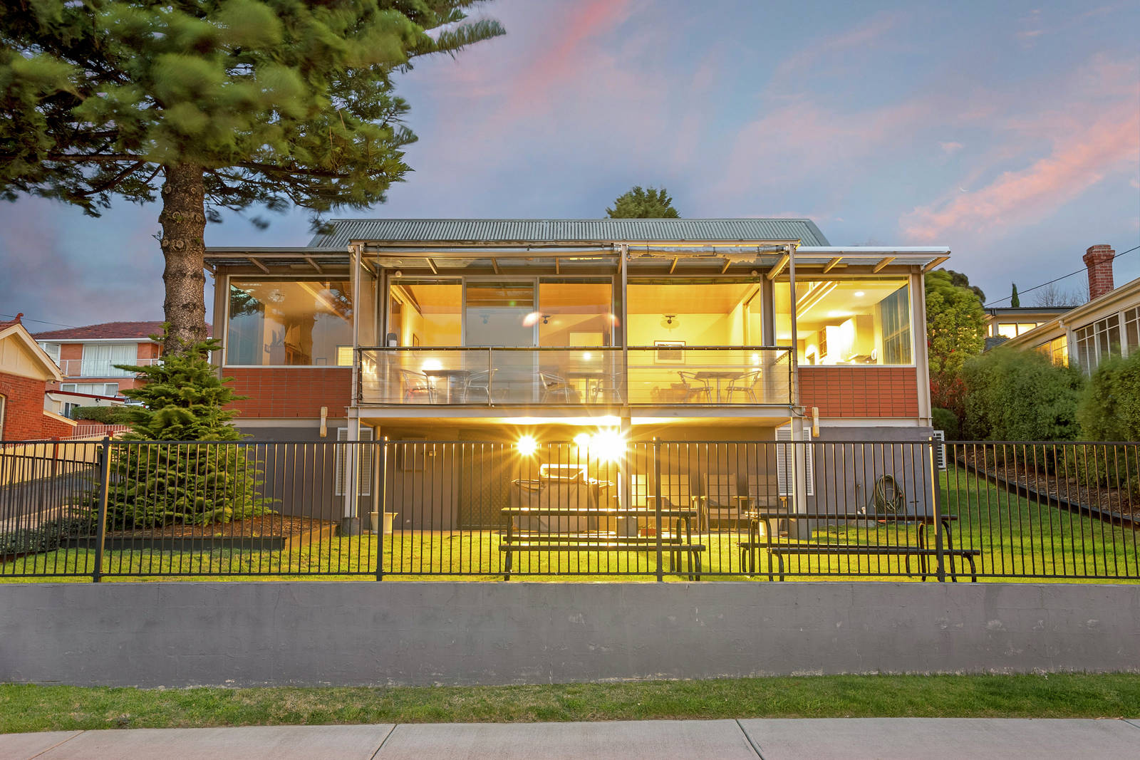 3A Victoria Esplanade Victoria Esplanade, Bellerive 3 Bed House For