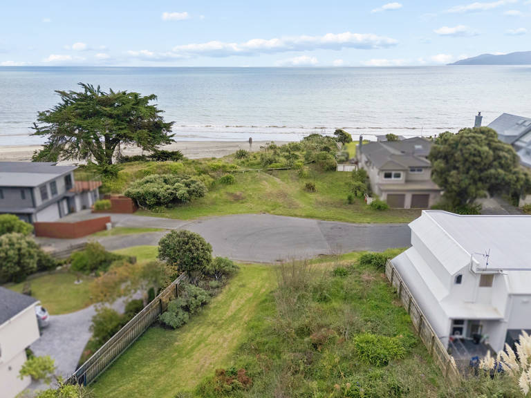 19 Groves Road Raumati Beach