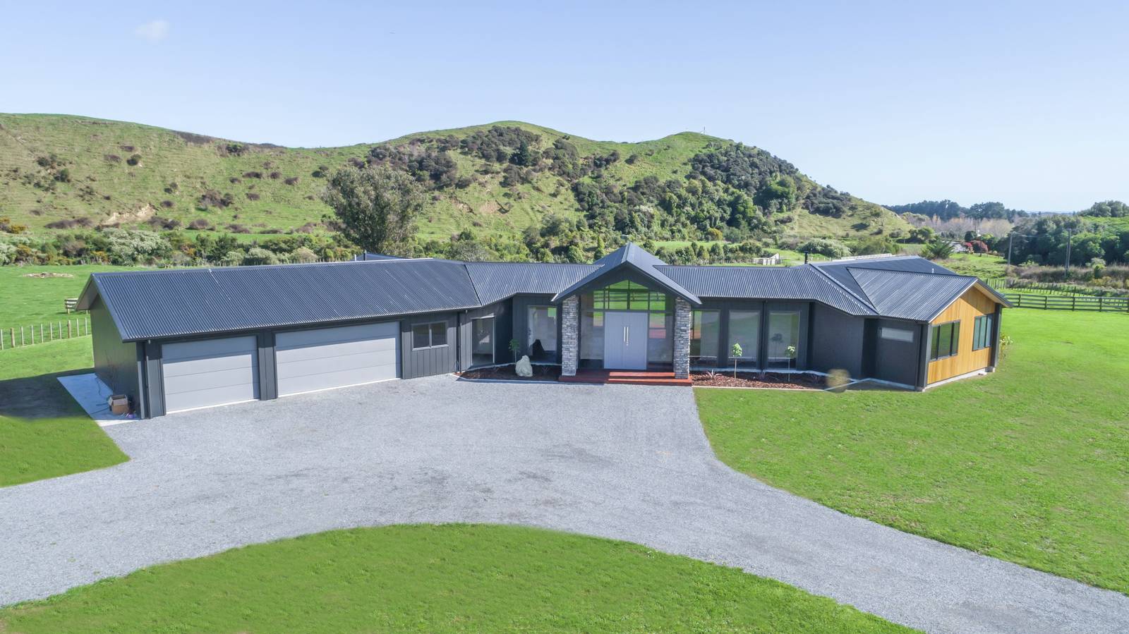 180 North Manakau Road, Manakau 4 Bed Lifestyle Property Auction Sold