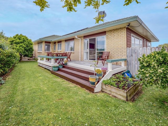2/5 Headcorn Place Botany Downs