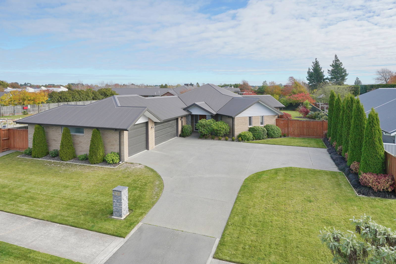 16 Barnsley Crescent, West Melton 4 Bed House Private Treaty