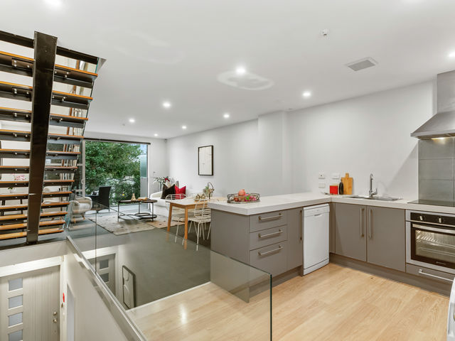 1A Queenstown Road Hillsborough