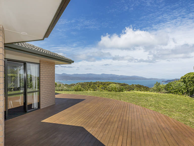 52 Miles Crescent Newlands