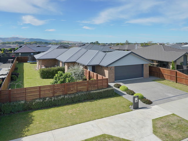 42 Eastfield Drive Lincoln
