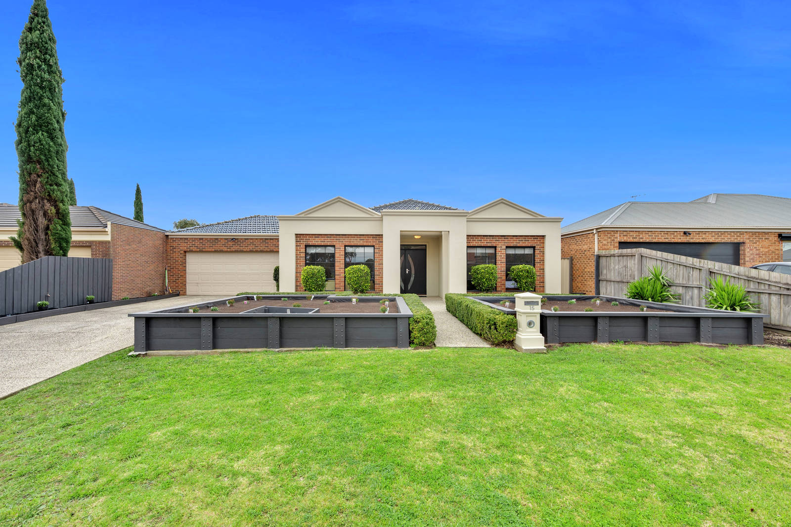 15 Mackie Close, Hamlyn Heights 4 Bed House For Sale