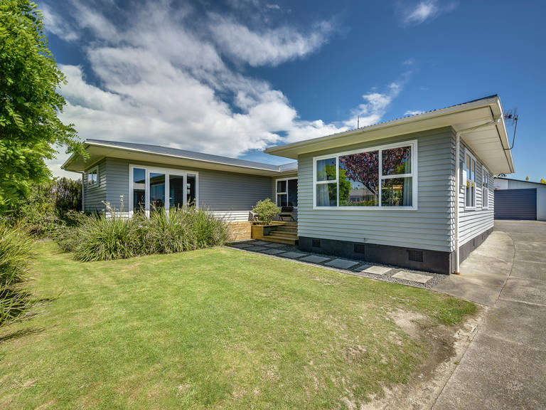 16 Arthur Hobson Avenue Pirimai