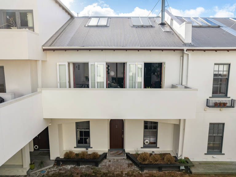 2/12 Little George Street Thorndon
