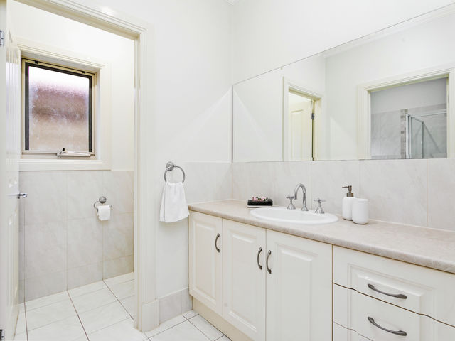 7b Sparks Terrace Rostrevor