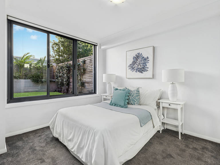 11/15 Daphne Street Botany