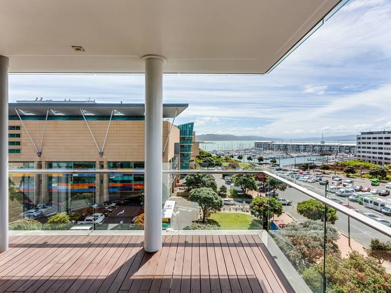 6F/82 Cable St Te Aro