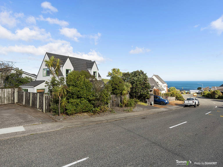 60 Frobisher Street Island Bay