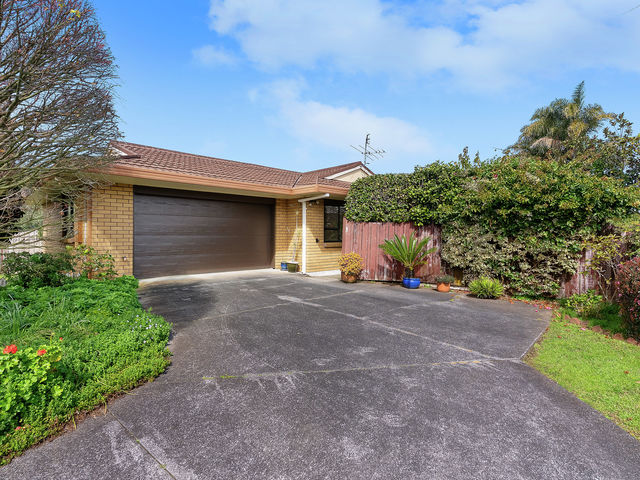 11B Majesty Place Half Moon Bay