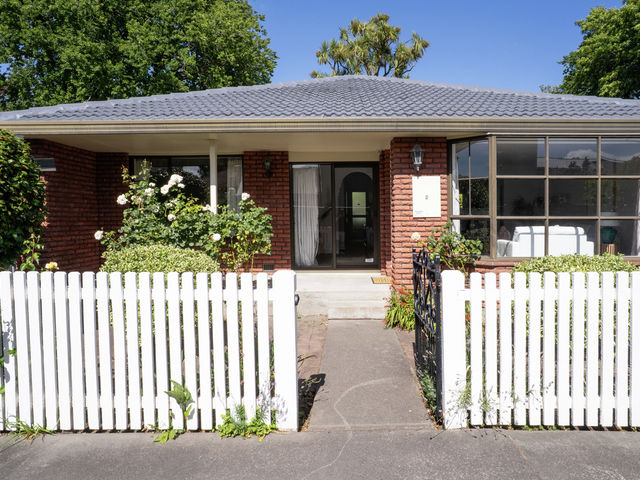 2/11 Office Road Merivale