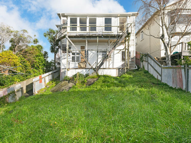 6 Maarama Crescent Aro Valley