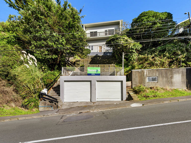 79 & 79A Farnham Street Mornington