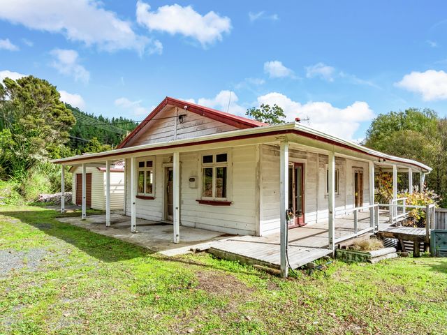 8 Mountain View Road Hikurangi