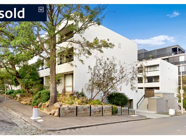 38/22 Agnes  Street East Melbourne