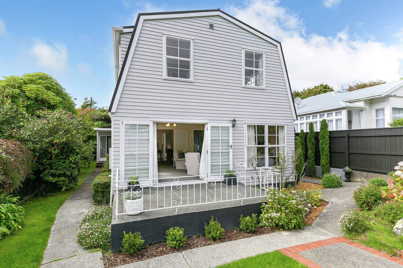 11 Box Hill, Khandallah 4 Bed House Private Treaty