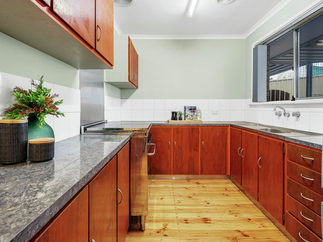 6 Robertson Street Reynella